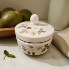 Vintage 1950s Wedgewood Wild Strawberry Porcelain Trinket Box – Small Lidded Collectible, Romantic Decor, UK