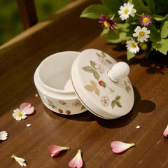 Vintage 1950s Wedgewood Wild Strawberry Porcelain Trinket Box – Small Lidded Collectible, Romantic Decor, UK