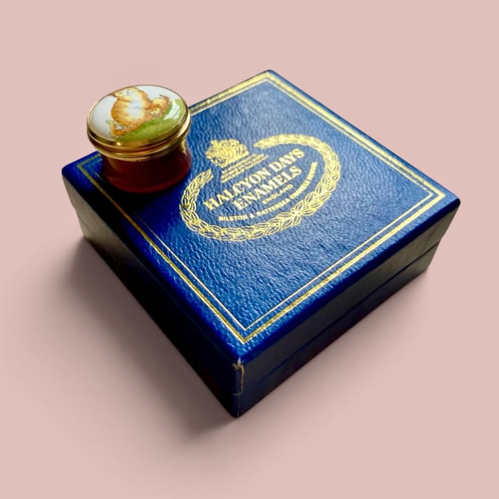 Vintage Halcyon Days Bilston and Battersea Enamels Cat & Kitten Miniature Enamel Trinket Box